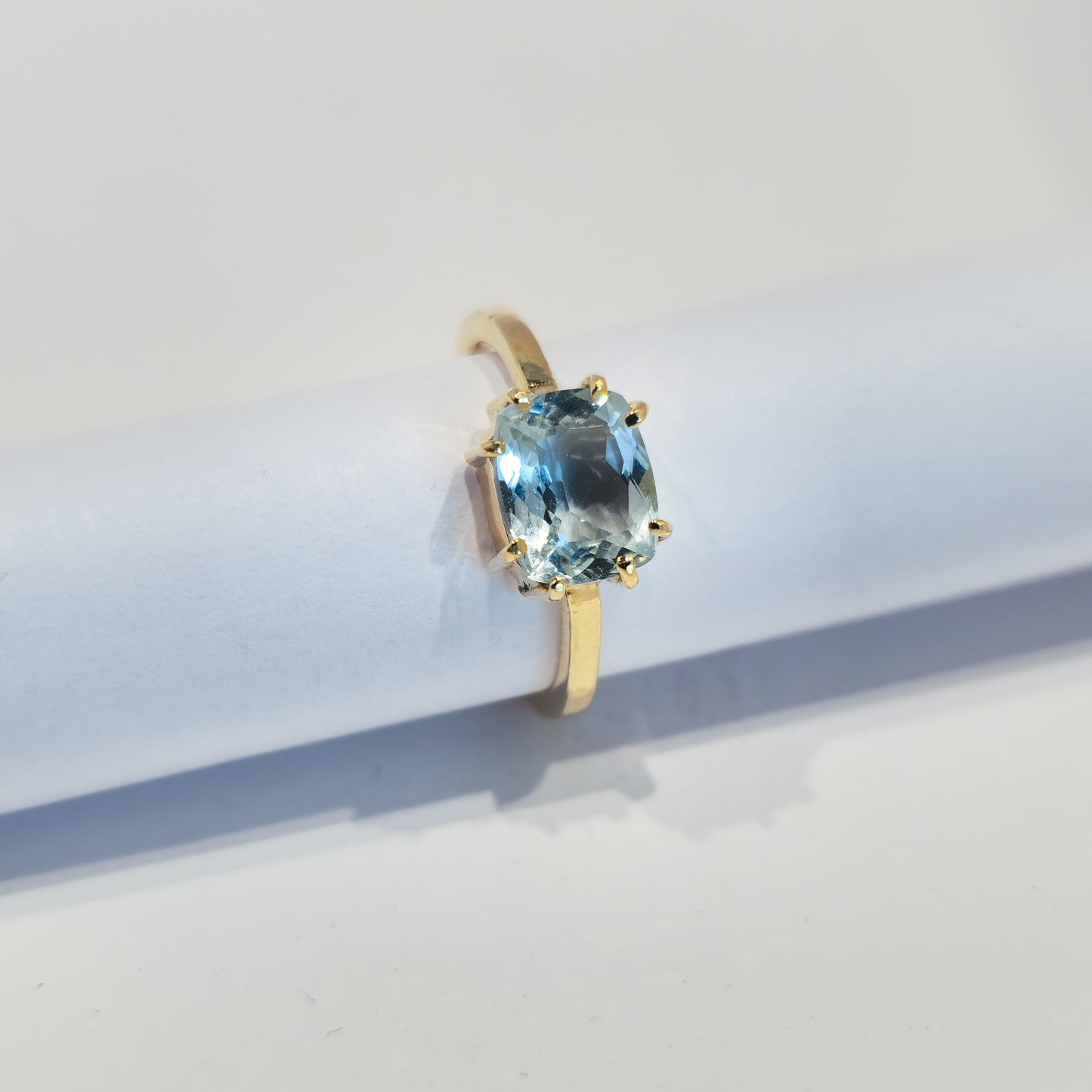 Aquamarine - 18k Yellow Gold Ring