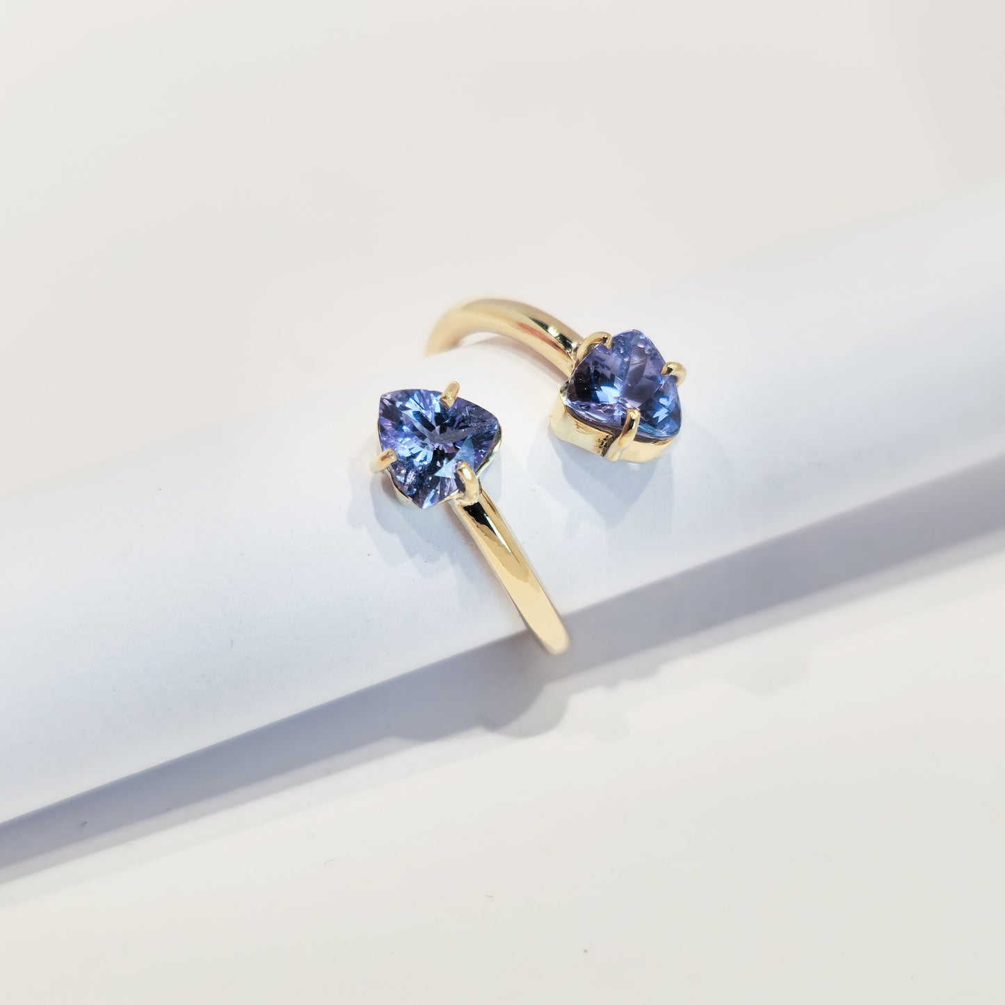 Tanzanite - 18k Yellow Gold Ring