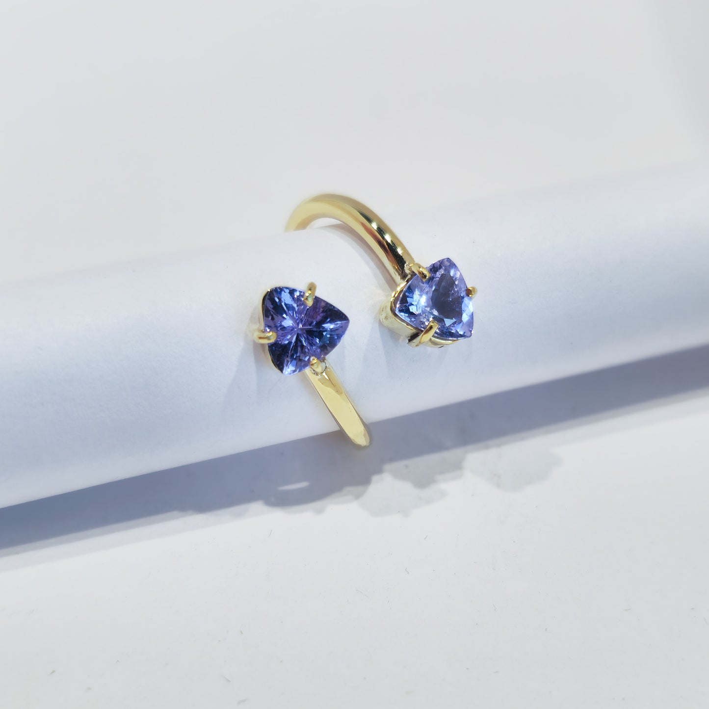Tanzanite - 18k Yellow Gold Ring