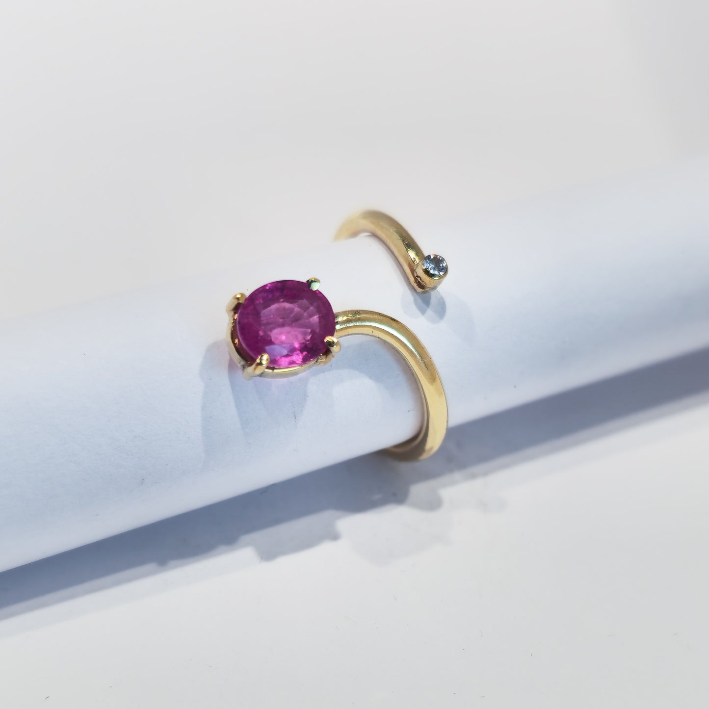 Sapphire - Diamond - 18k Yellow Gold Ring