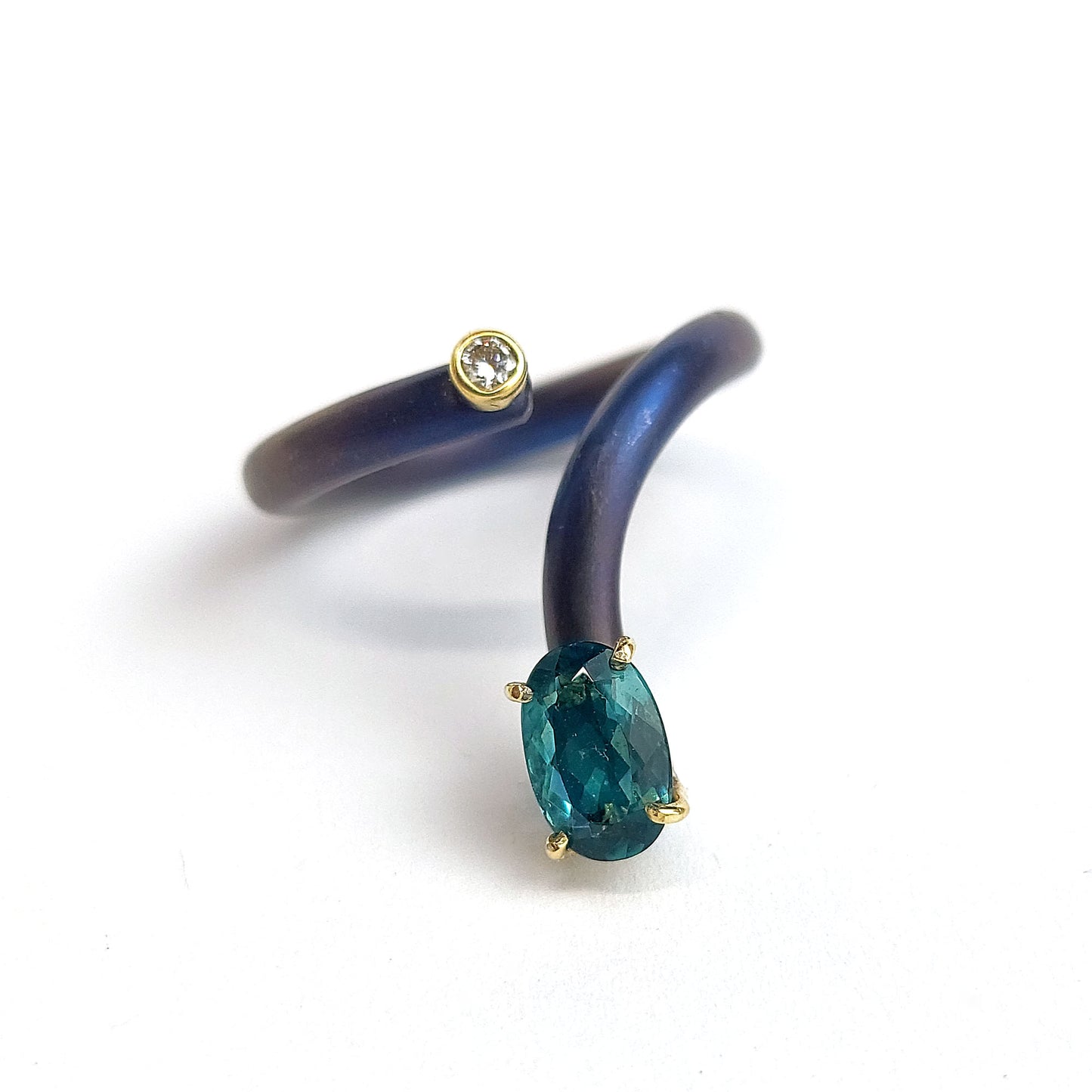 Titanium ring Snake - Green Tourmaline