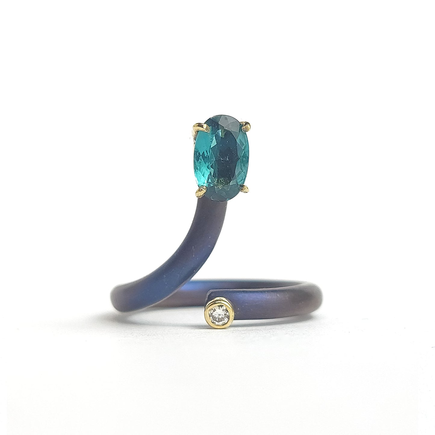 Titanium ring Snake - Green Tourmaline