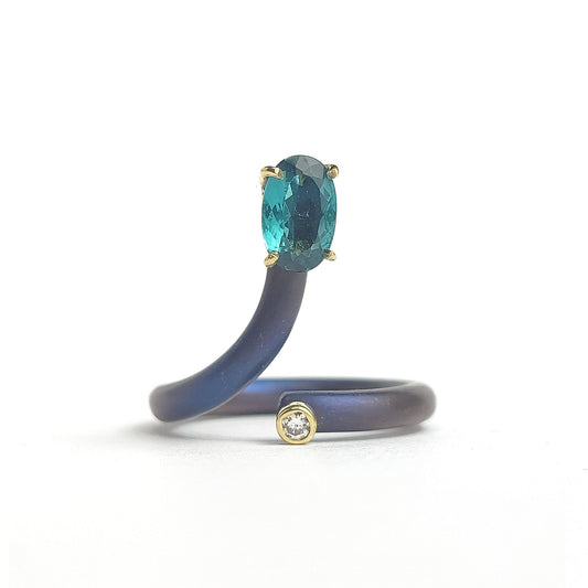 Titanium ring Snake - Green Tourmaline