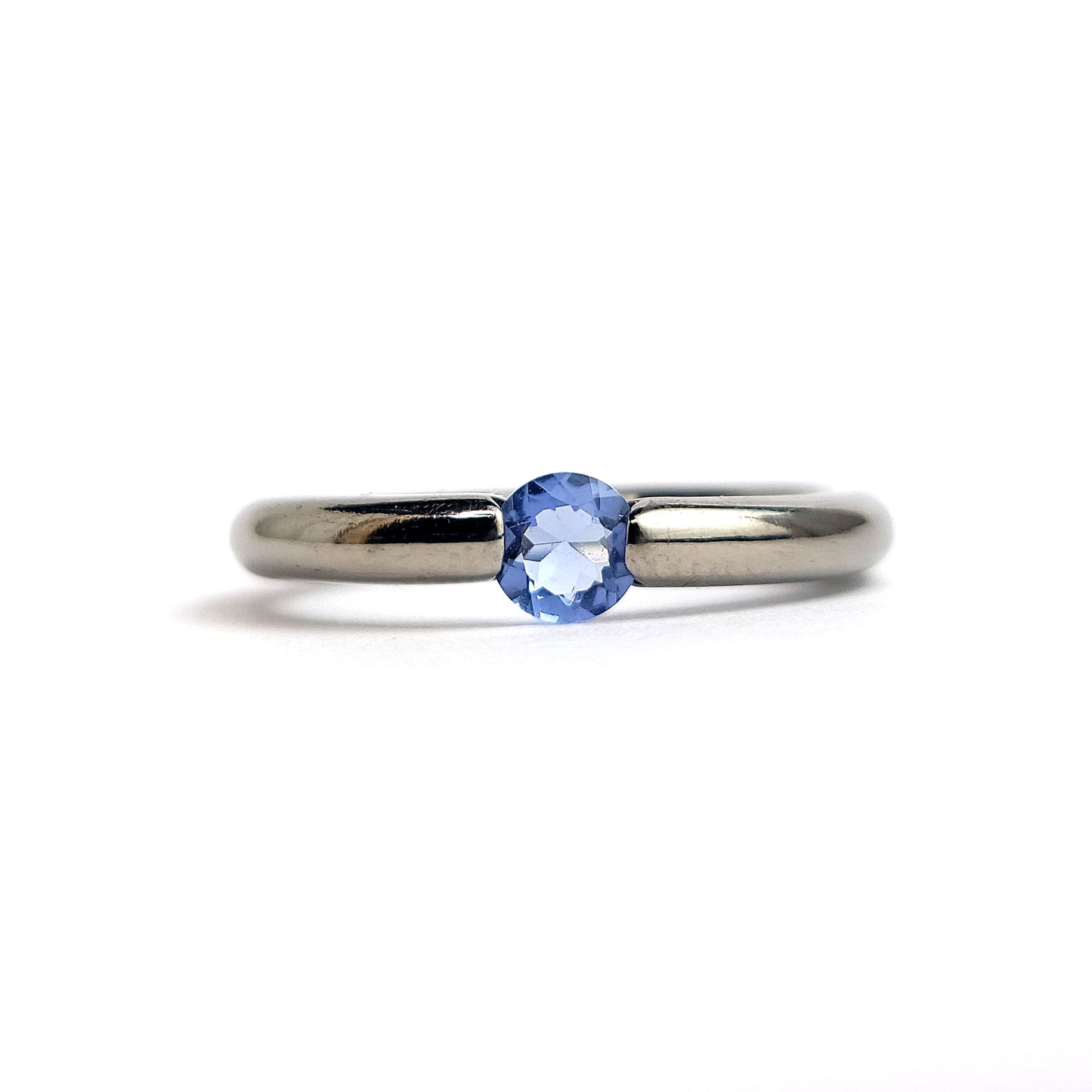 Titanium ring - Iolite