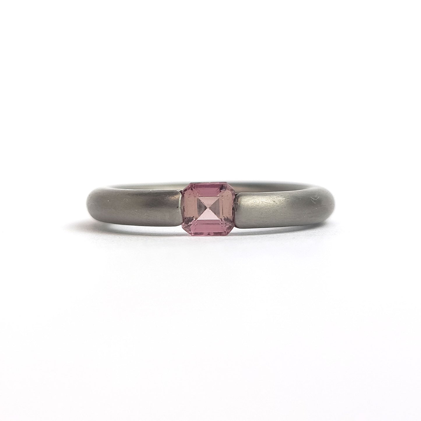 Titanium ring - Pink Tourmaline