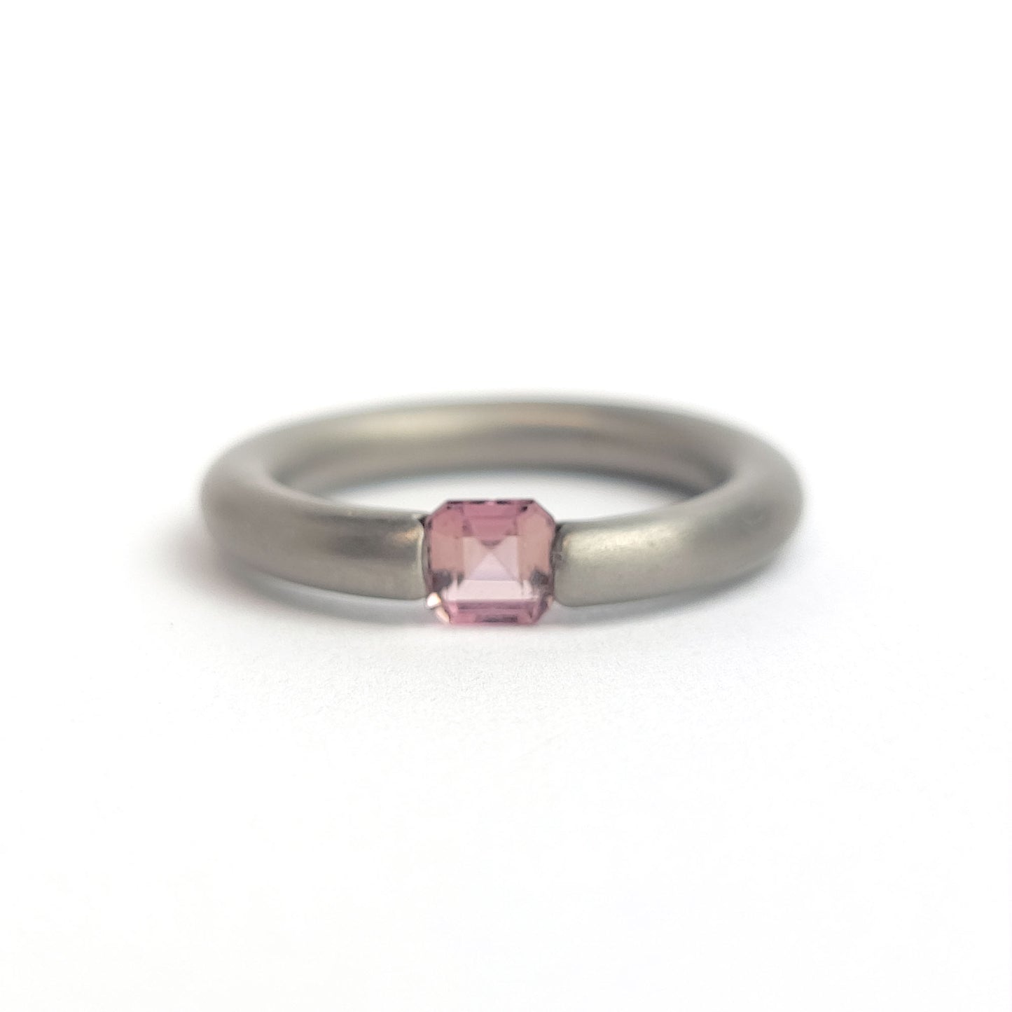 Titanium ring - Pink Tourmaline