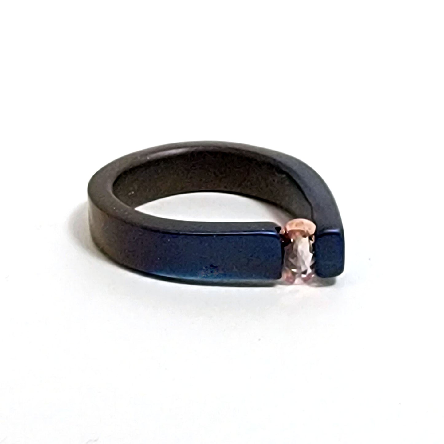 Titanium ring - Pink Sapphire