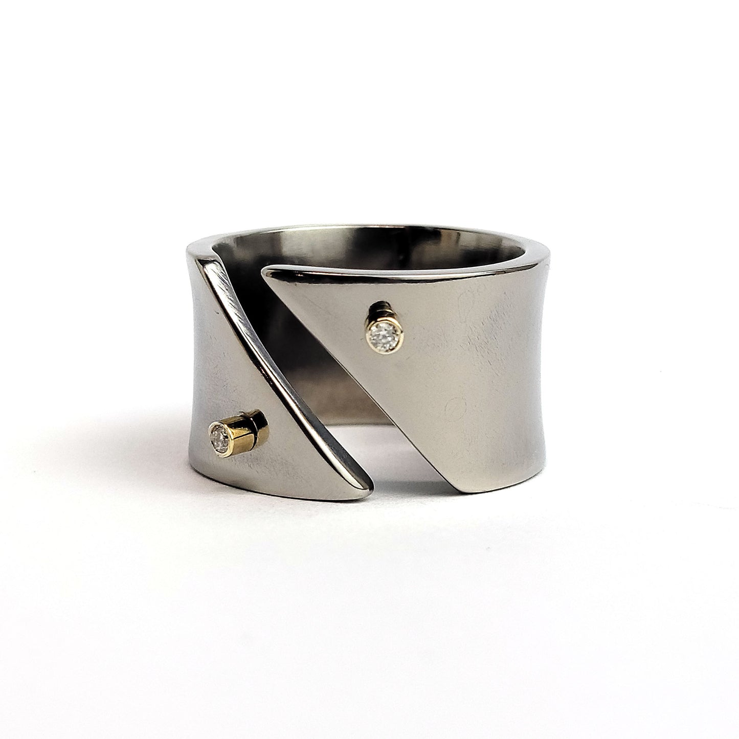 Titanium ring - Diamonds