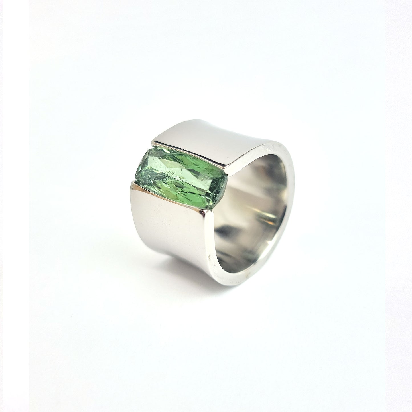 Titanium ring - Green Tourmaline