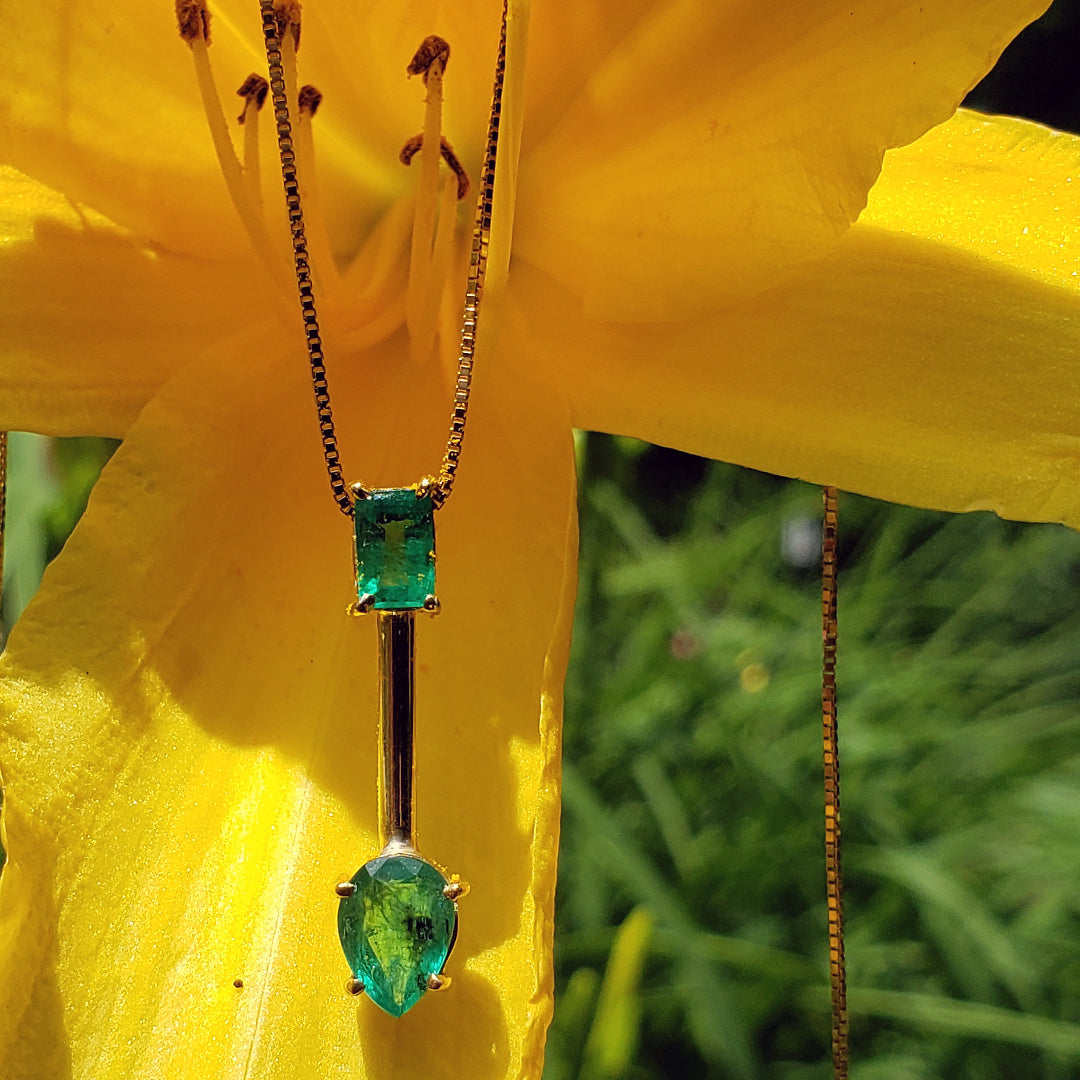 Gold Twins Emerald
