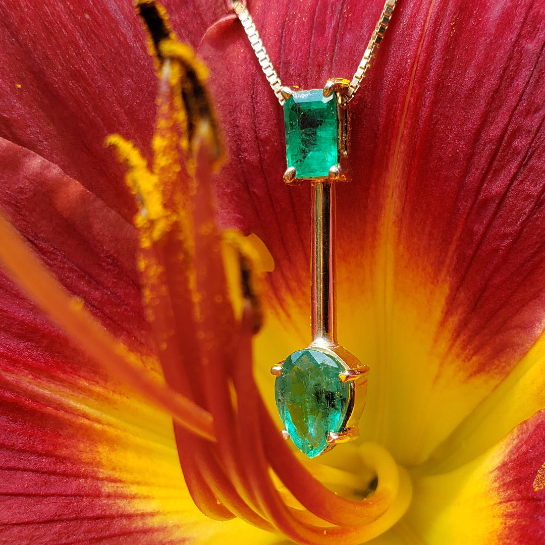 Gold Twins Emerald