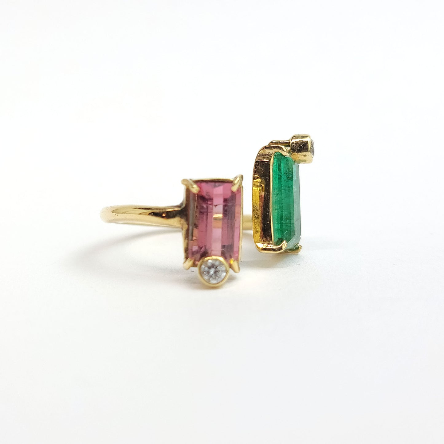 Emerald - Pink Tourmaline - Diamond - 18k Yellow Gold Ring