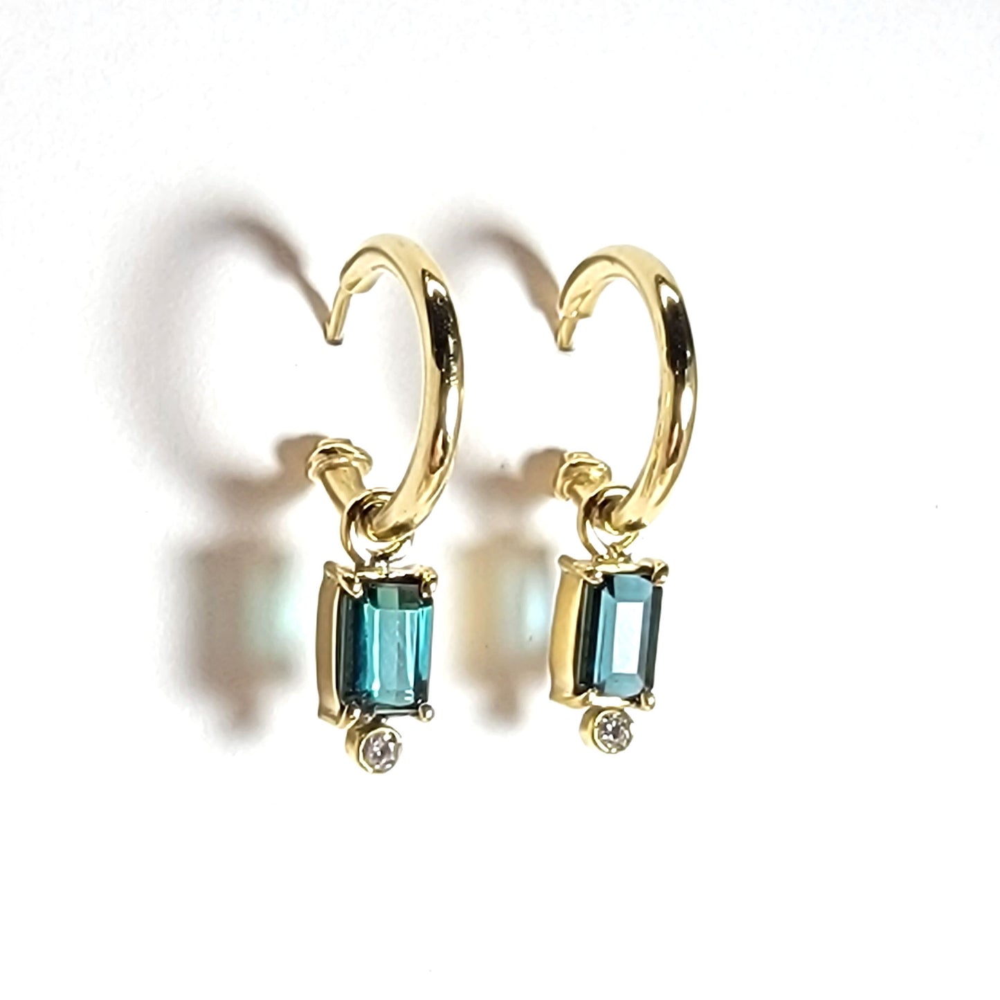 Earrings  Loope Green Tourmaline and Diamonds in 18k Gold