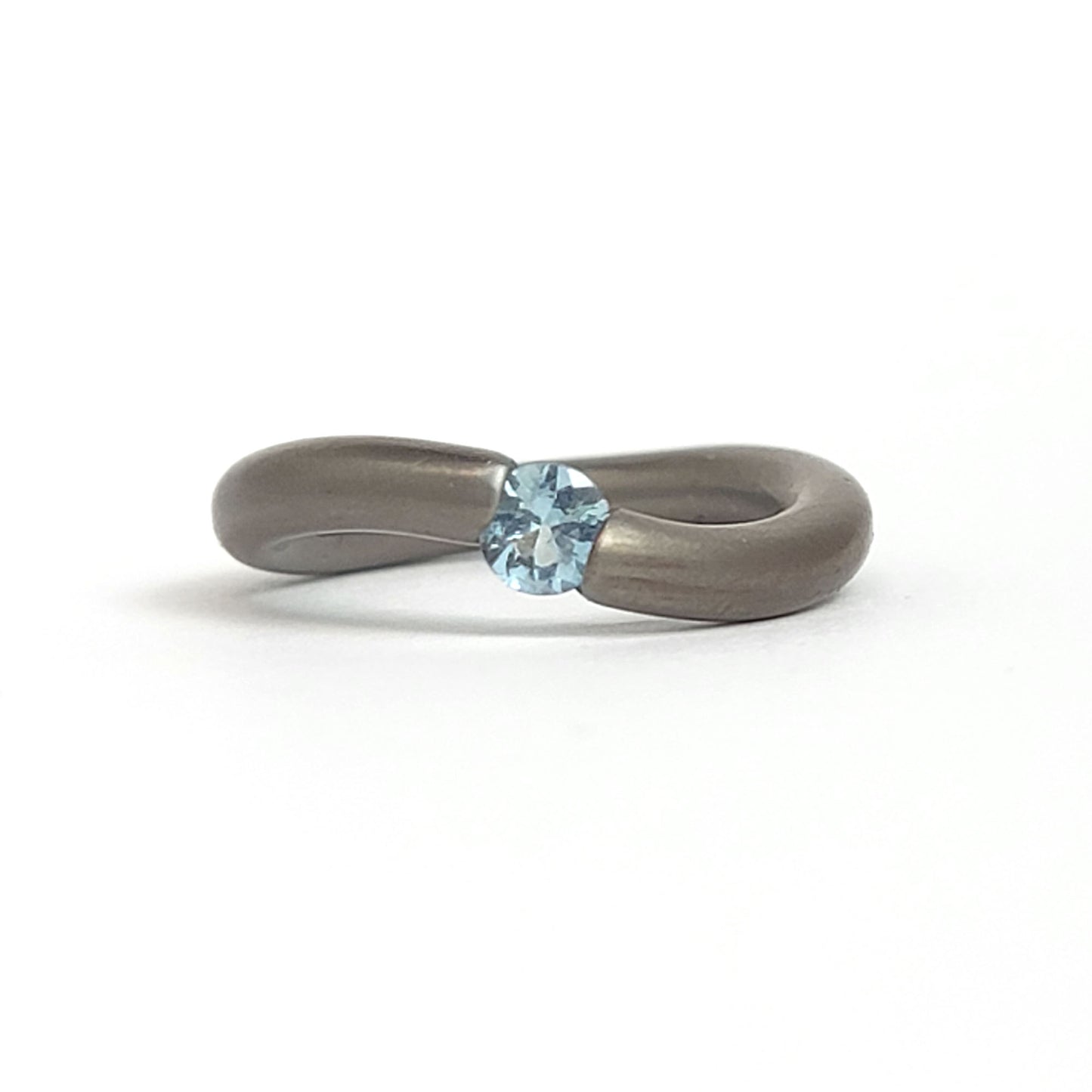 Titanium ring - Aquamarine