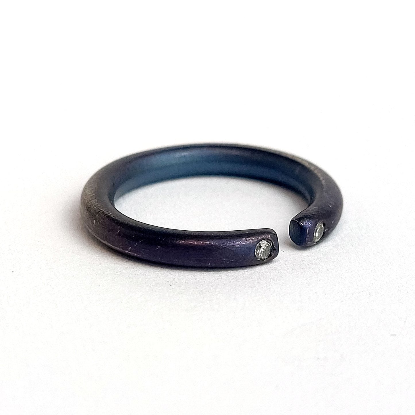 Titanium ring - Diamonds