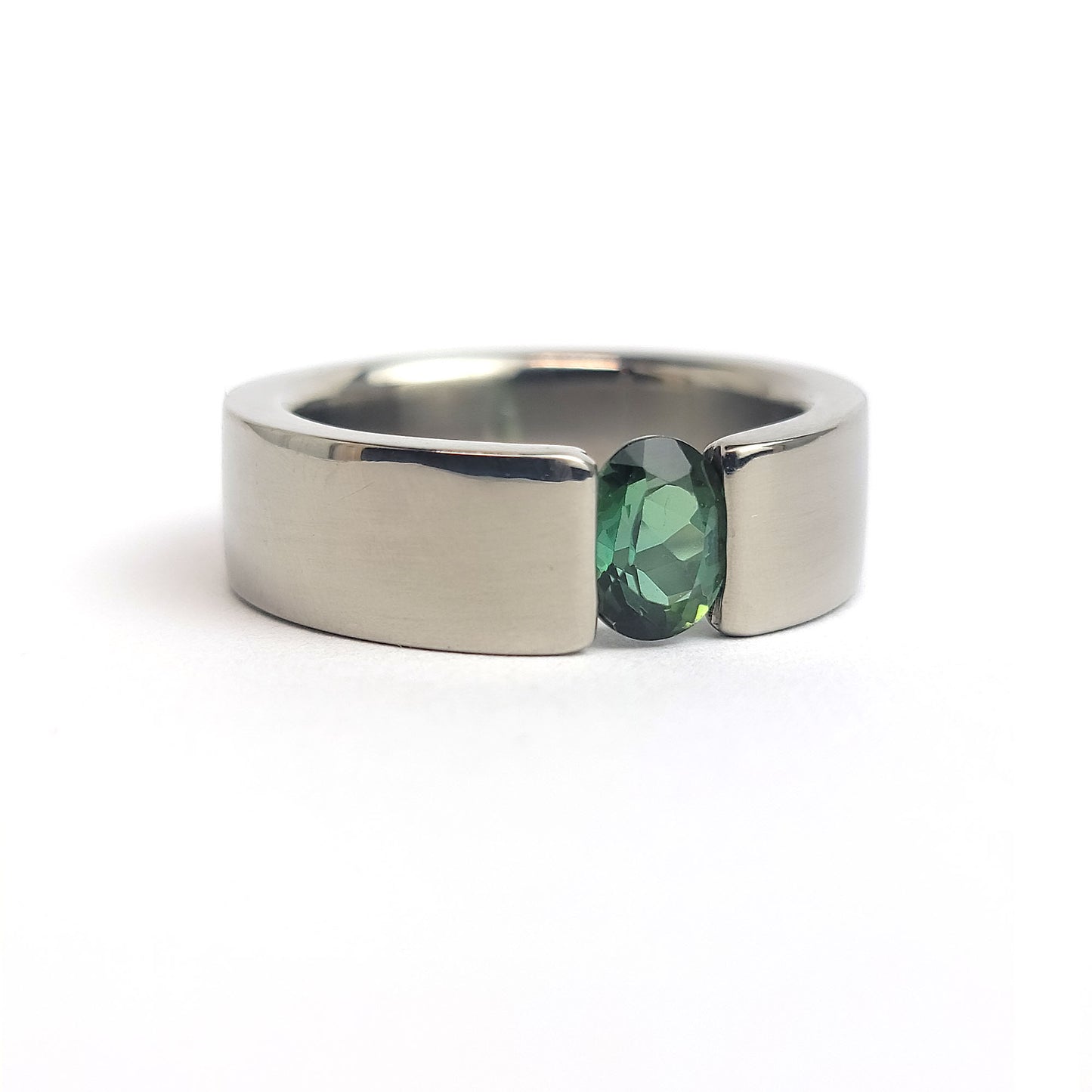 Titanium ring - Green Tourmaline