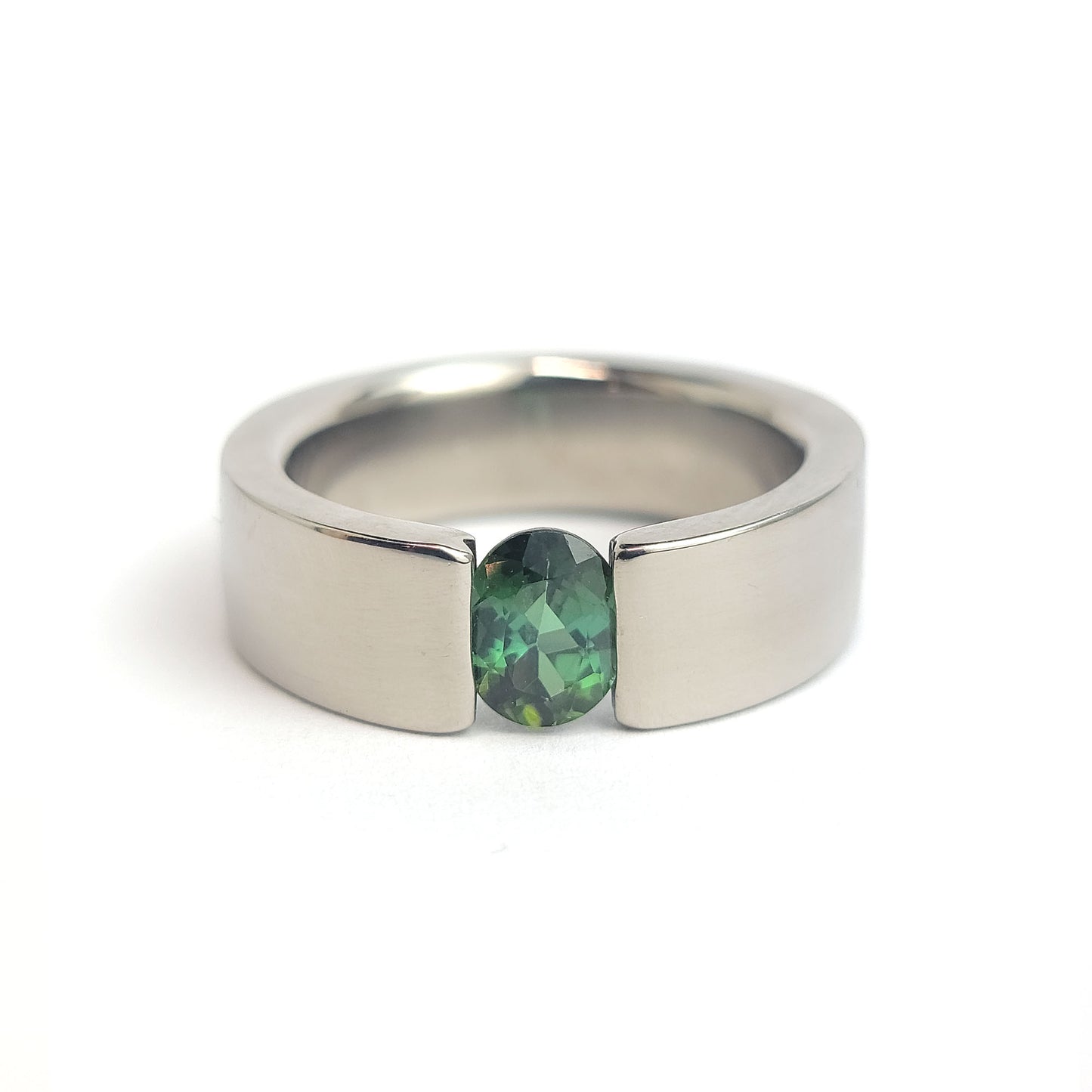 Titanium ring - Green Tourmaline